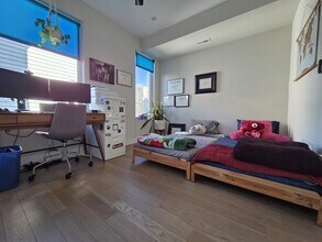 1227 N Leithgow St in Philadelphia, PA - Building Photo - Building Photo