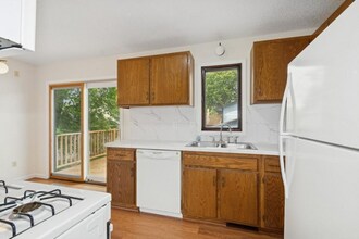 8983 Vinewood Ln N in Maple Grove, MN - Building Photo - Building Photo