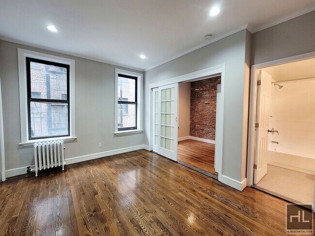 Renovated Gramercy Residence with Open Kit in New York, NY - Building Photo - Building Photo