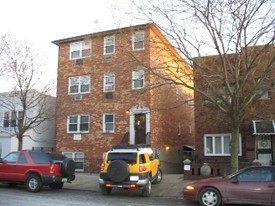 8 Reeve Pl Apartments