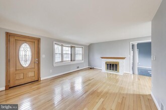 4006 Ridge Rd in Annandale, VA - Building Photo - Building Photo