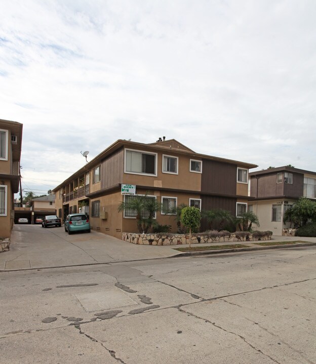 1249 Mansfield Ave in Los Angeles, CA - Foto de edificio