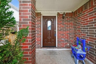 9123 Belle Glen Dr in Houston, TX - Building Photo - Building Photo