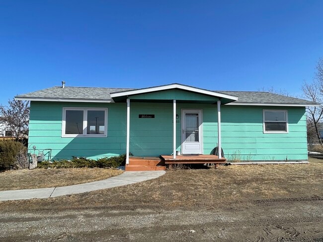 2555 Valley Dr in East Helena, MT - Foto de edificio - Building Photo