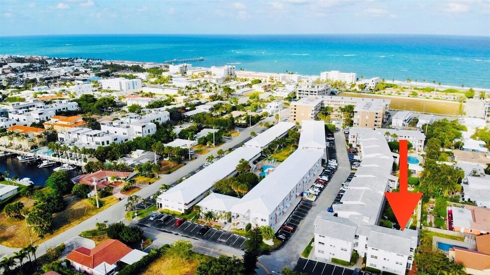 234 Hibiscus Ave in Lauderdale-by-the-Sea, FL - Building Photo