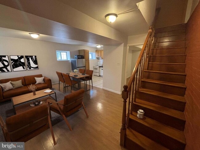 property at 600 Keefer Pl NW