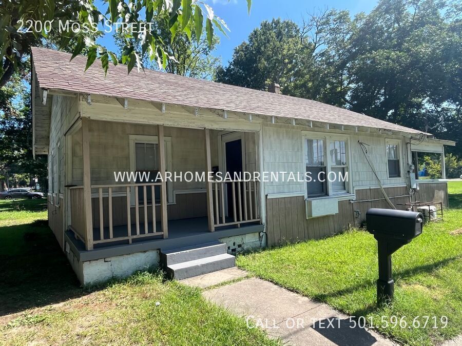 2200 Moss St in North Little Rock, AR - Building Photo