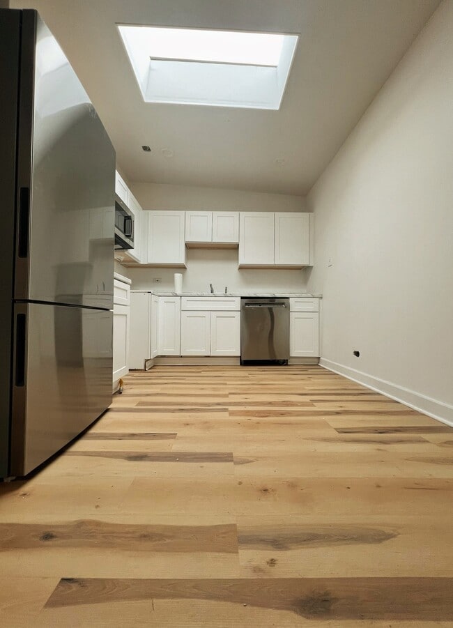 2651 W North Ave, Unit 1R