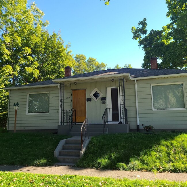 property at 703-1029 11th Ave