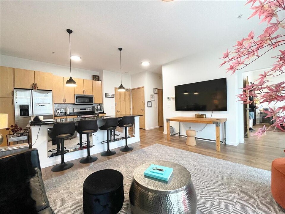 4525 Park Commons Dr in Minneapolis, MN - Building Photo