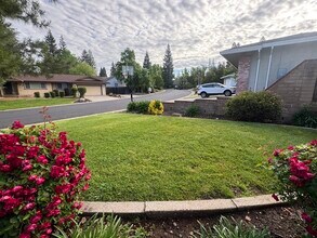 108 Buck Cir in Folsom, CA - Building Photo - Building Photo