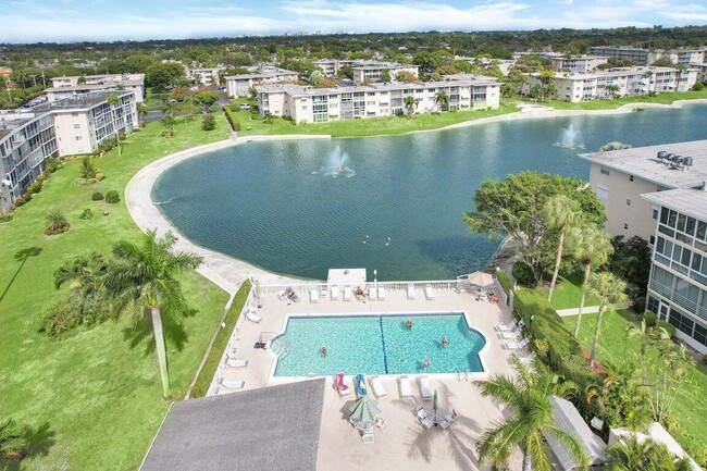 2668 Garden Dr N in Lake Worth Beach, FL - Building Photo - Building Photo