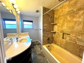 15703 Jersey Dr in Jersey Village, TX - Building Photo - Building Photo