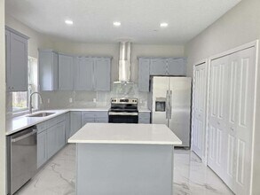 4472 S Lake Orlando Pkwy in Orlando, FL - Building Photo - Building Photo
