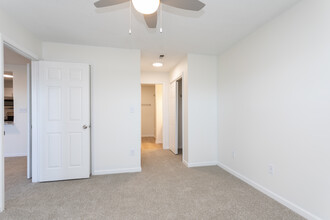 Brookefield Apartments in Raleigh, NC - Building Photo - Interior Photo