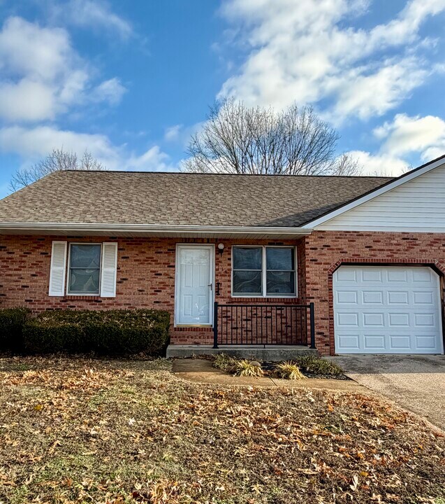 114 Clearwater Ct, Unit 114 Clearwater Ct in Columbia, IL - Building Photo