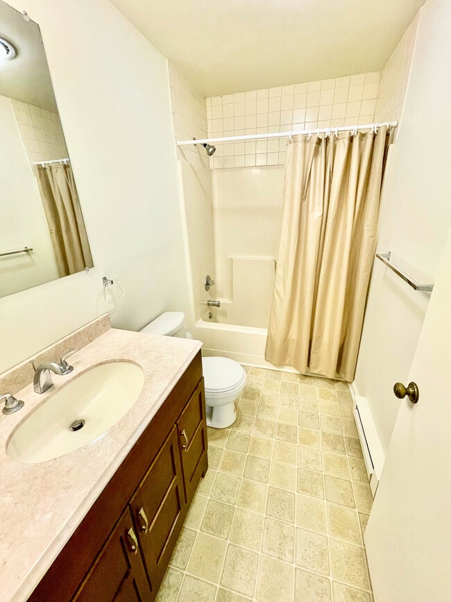 25 Camelot Ct in Stewartstown, PA - Foto de edificio - Building Photo