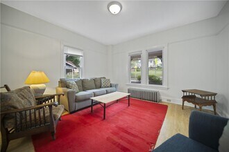 921 E State St in Ithaca, NY - Building Photo - Building Photo