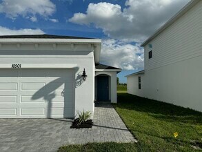 10501 NW Suncrest Lp in Port St. Lucie, FL - Building Photo - Building Photo