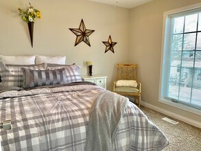 408 Circus Ave in Columbia, MO - Foto de edificio - Building Photo