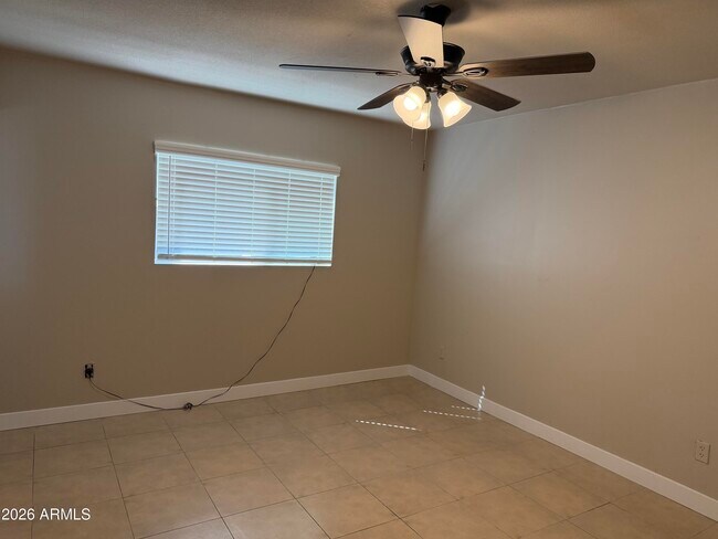 11446 N 33rd Ave in Phoenix, AZ - Foto de edificio - Building Photo