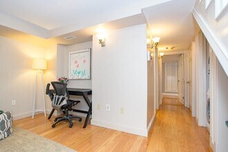 11 Gardner Rd, Unit 2 in Cambridge, MA - Foto de edificio - Building Photo