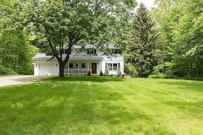 806 Storrs Rd in Storrs Mansfield, CT - Foto de edificio - Building Photo