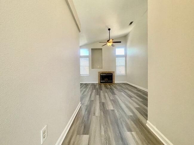5218 Roundup Way in Antioch, CA - Building Photo - Building Photo