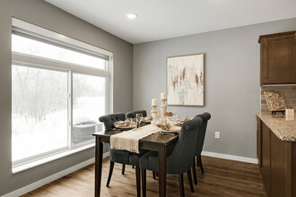 Sommersby Village Townhomes in St. Cloud, MN - Building Photo - Building Photo