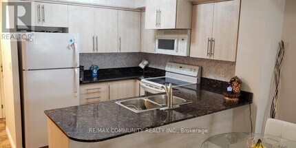8-178 Rosebank Dr in Toronto, ON - Building Photo - Building Photo