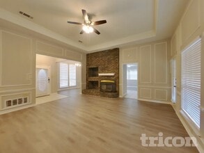 528 Renee Ln in Desoto, TX - Building Photo - Building Photo