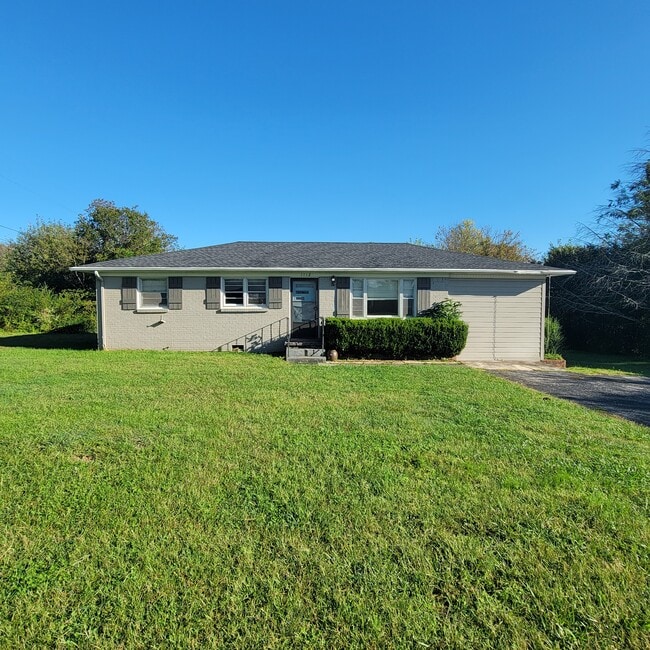 property at 1112 Amber Dr