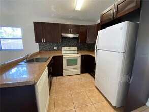 9520 Drakemill Ct in Tampa, FL - Building Photo - Building Photo