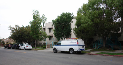 700-702 E Harvard St in Glendale, CA - Building Photo - Building Photo