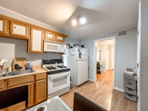 1653 W Superior St, Unit M03H in Chicago, IL - Foto de edificio - Building Photo