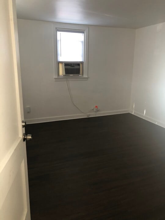 4301 Vista St in Philadelphia, PA - Foto de edificio