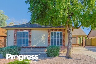 1111 N 64th St in Mesa, AZ - Building Photo