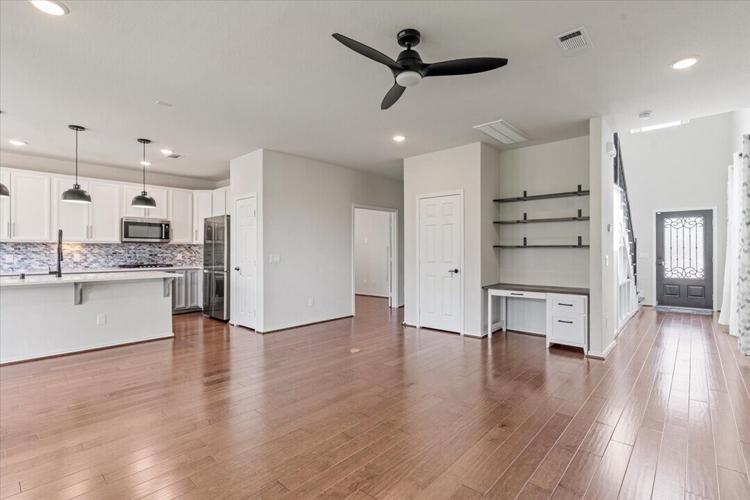 4009 Delta Rose St in Houston, TX - Building Photo