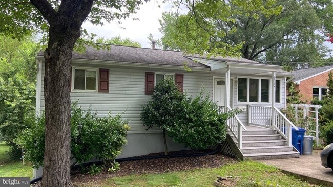 property at 6210 Quebec St