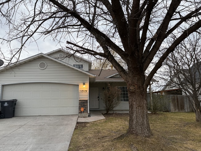 property at 1319 W Hasket Cir