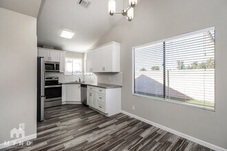 921 S Val Vista Dr in Mesa, AZ - Building Photo - Building Photo