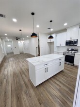 650 Everett St in Conroe, TX - Building Photo - Building Photo