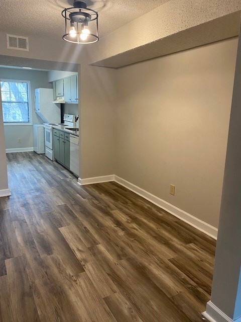 property at 210 Appleby Dr