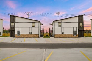 905 Pleasantview Dr in Weslaco, TX - Building Photo