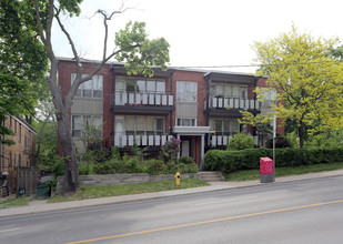 1651 Bathurst St in Toronto, ON - Building Photo - Primary Photo