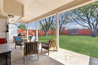 10216 Shadow Way in Dallas, TX - Building Photo - Building Photo