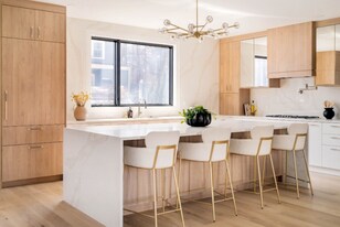 27 Cross St in Newton, MA - Building Photo