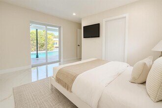 3801 NE 16th Ter in Oakland Park, FL - Foto de edificio - Building Photo