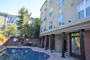 730 Walker Sq, Unit 1B in Charlottesville, VA - Building Photo