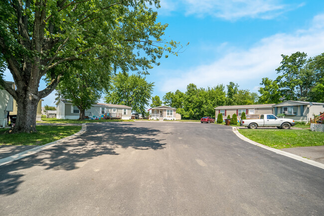 Buckeye Trails in Lockbourne, OH - Building Photo - Building Photo